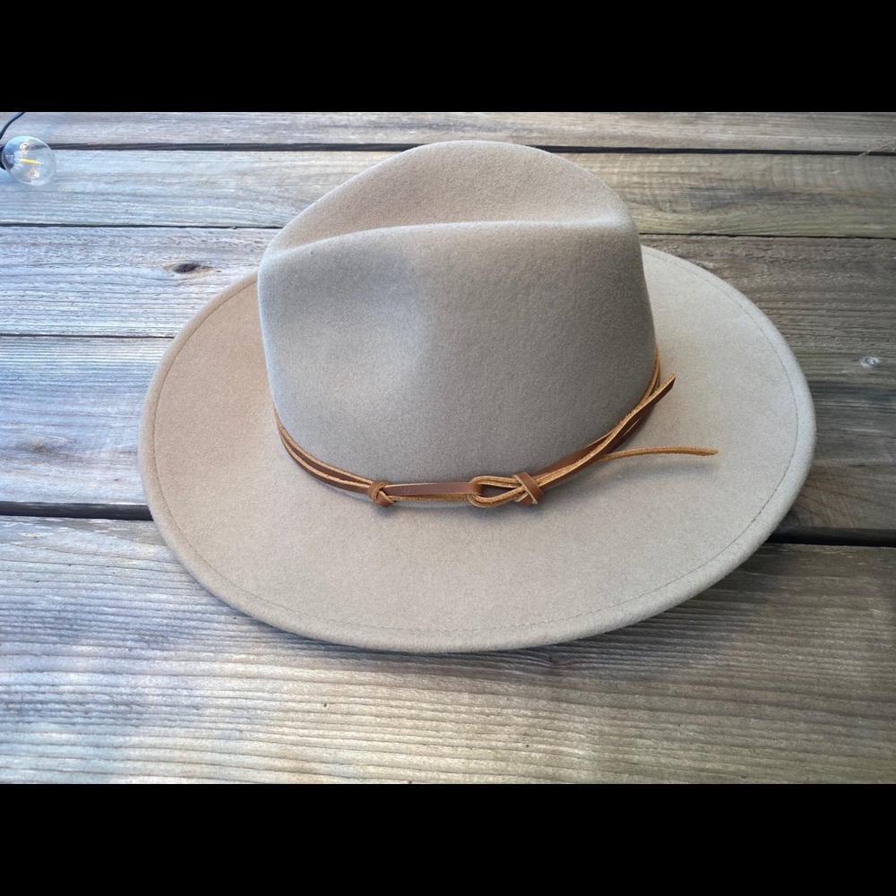 Wyeth Billy leather band adjustable New never worn